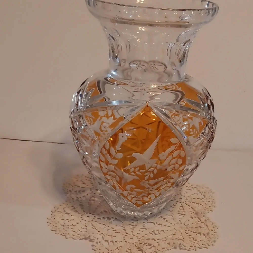 Julia Crystal Vase with Amber Accents